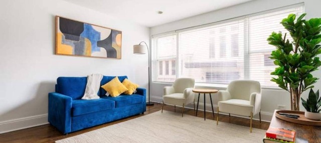 Modern 2BR Near Loyola & Lake Michigan