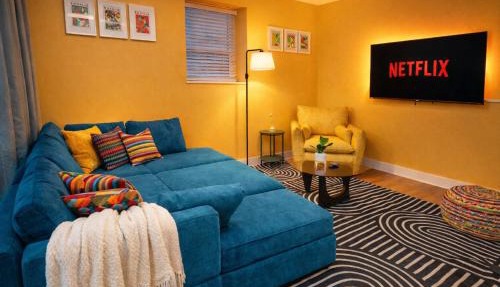 Modern 3BR Chicago Downtown Apartment Near Loyola University & Lakefront