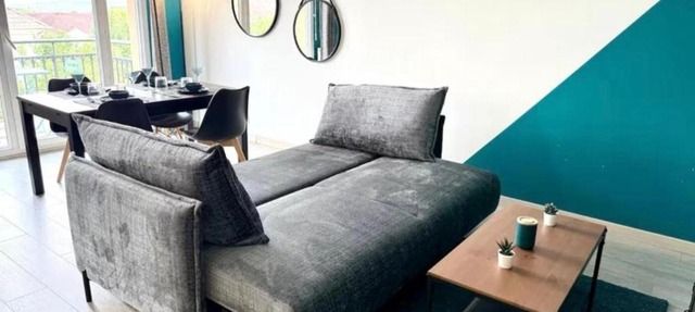 Modern Blue - Disneyland Paris