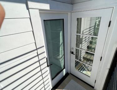 Modern Bright New Studio with Roof-top Deck Walk to Santa Monica Beach, FreeWiFi, Parking