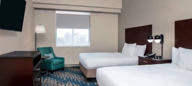 Modern Comfort: 4 Units. Onsite Pool. Parking. Short Drive to Port Everglades!