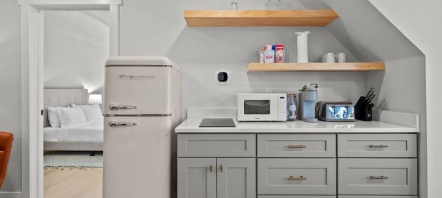 Modern Comfort Meets Historic Charm with Parking & Dog-Friendly