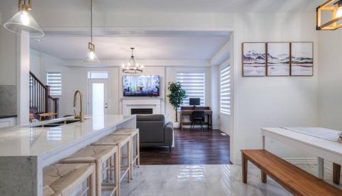 Modern Comforts and Spacious Living 4B/3.5 Bath