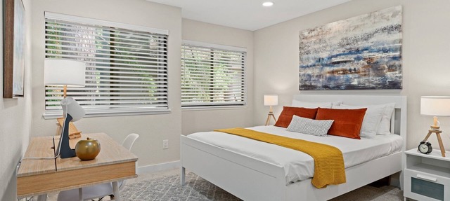 Modern Downtown Bellevue Condo Free Parking