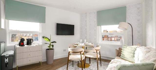 Modern flat for 4 with AC Battersea Park & Power Station, USA Embassy