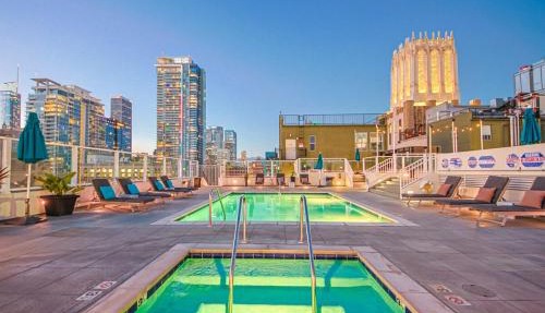 Modern Loft 1BR in Downtown LA!