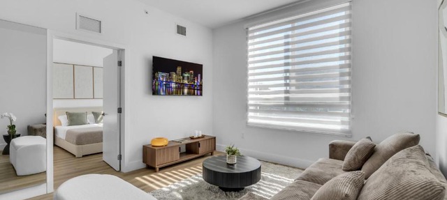 Modern Stay Near Beach 2 bedrooms and 2 bathrroms #207