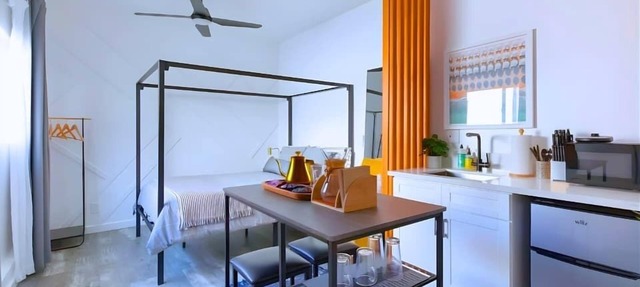 Modern Studio | 10min to LAX & SoFi + Patio & WiFi