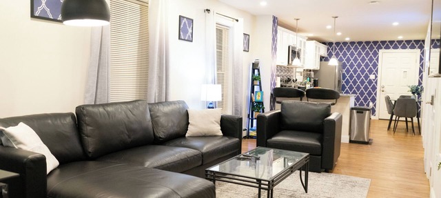 Modern & Stylish 1-Bedroom Condo near Downtown