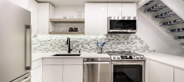 Modern & Unique Pearl street condo