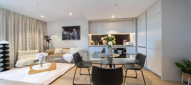 Modern Urban Oasis in the Heart of Chinatown