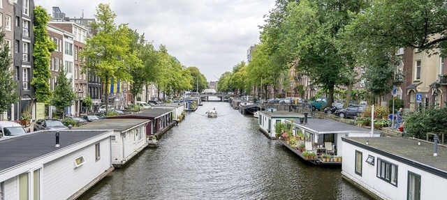 Modern yet cozy houseboat
