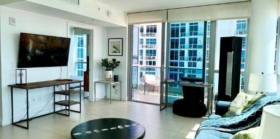 Monte Carlo Suites in Miami Beach