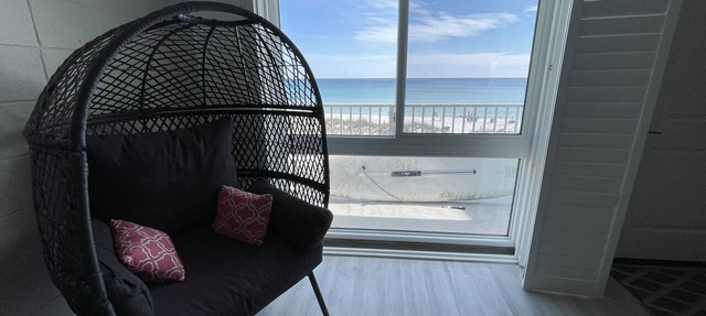 Multi-day Discounts, Oceanfront, Pet-friendly, Pool, BBQ Grill, Laundry, Parking