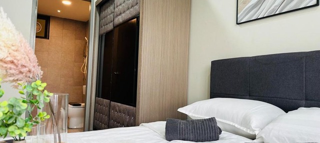 MVA19#Family Suite 8 pax 3 Rooms Sunway Velocity Mall, MRT Maluri Cheras