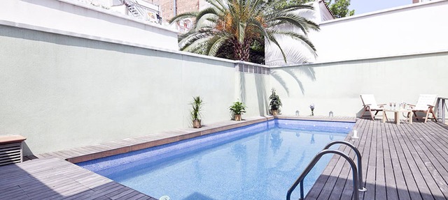 My Space Barcelona 6 Apart. in Gràcia has 40 people with pool and terrace