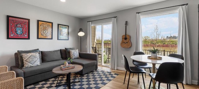 Nashville Oasis Walk to Broadway with POOL, Parking, Gym and Patio