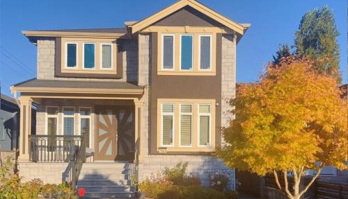 Near Skytrain and QUIET Private Bedroom Ensuite BathRM, Free Wifi & Coffee, Cozy