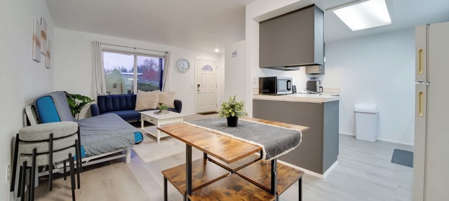 Near Tech Hub & Transit: Central Bellevue Home
