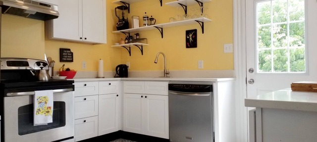 New apt in center of New Orleans! Great location for travel nurse/professionals!