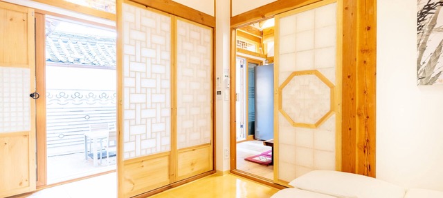 NEW Beautiful Korean HANOK by the Palace 5BR+4BTH