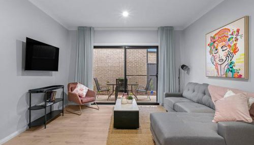 New central three bed townhouse