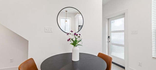 NEW Couyon House Luxury Amenities Fast WiFi 65 TV