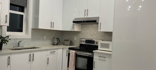 NEW Cozy Modern 1BR Suite in Guilford North Surrey