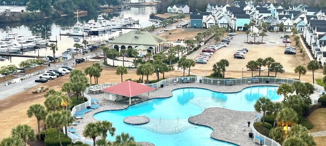 New Listing! Luxury 4 Bedroom 4 Bath Condo at Barefoot Landing