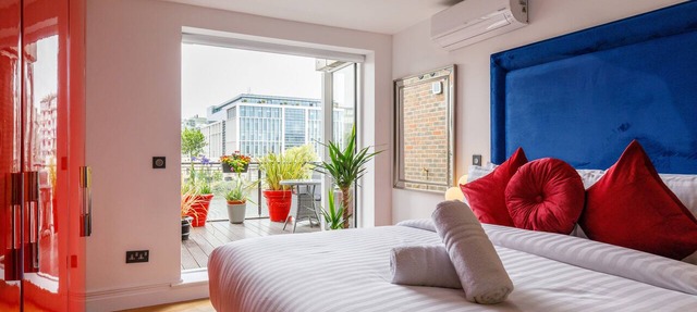 New Listing, Stunning Newly Renovated Waterfront Apartment