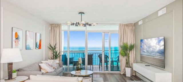 New Luxury Oceanfront 2BR Condo with Relaxing Ambiance
