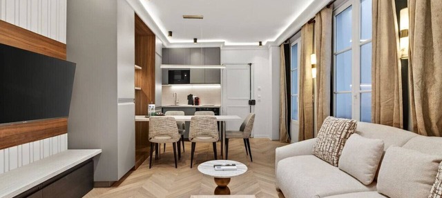 New suite 6 personnes- Saint Germain Notre-Dame