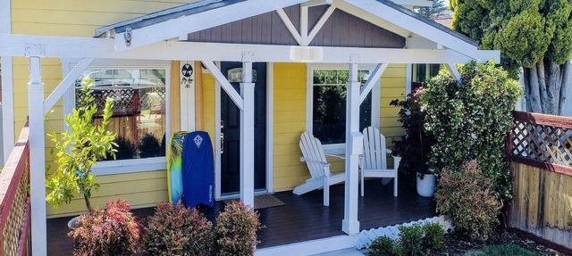 NEW Surfrider Bungalow - walk to downtown and the beach!