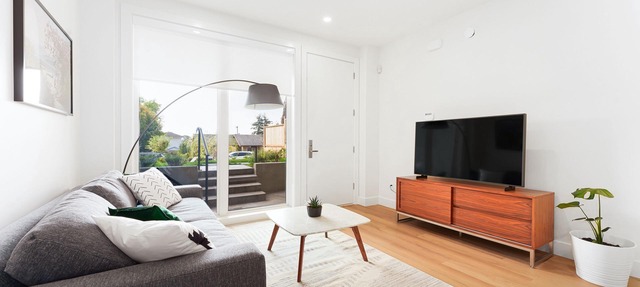 NEWLY Built Cozy and Modern Guest Suite Retreat