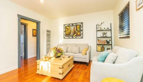 Newly Remodeled 3B2B House