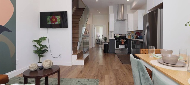 Newly Renovated 4B4B Suite in Central Los Angeles