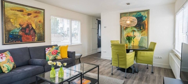 Nicely renovated and beautiful decorated Houseboat-Apartment located at the Old-West area.