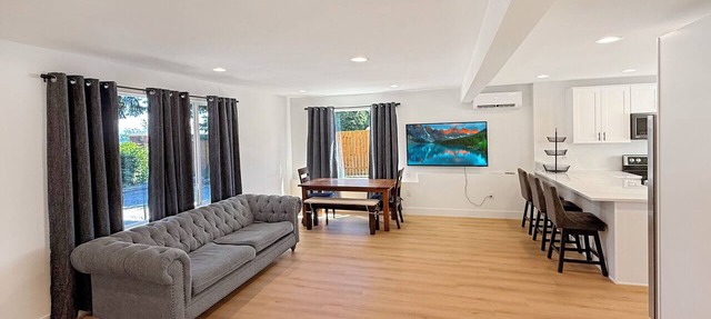 No Stairs Private Duplex Unit 4BR 2BA AC & WiFi SeaTac