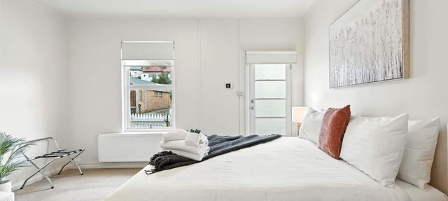 North Hobart Cottage with 3 King Beds