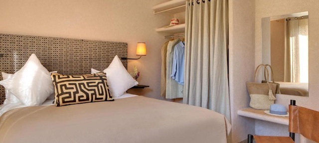 Oasis lodges