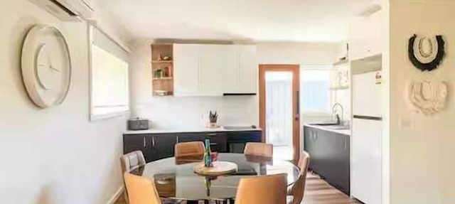 Ocean Gioia. Stroll to shops & beach Pet Friendly