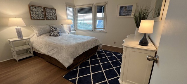 Ocean View 2 Bedroom 1 Bath Sunny clean Apartment