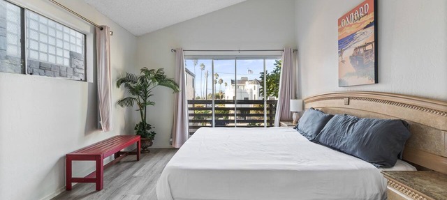 Ocean View Beach Stay w/Pool Table & Bikes