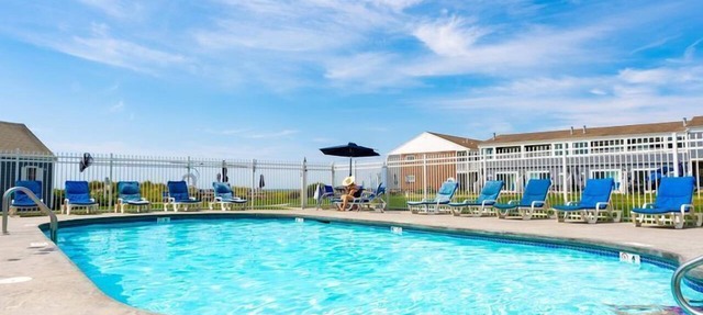 Oceanview Condo w/Fireplace & Patio