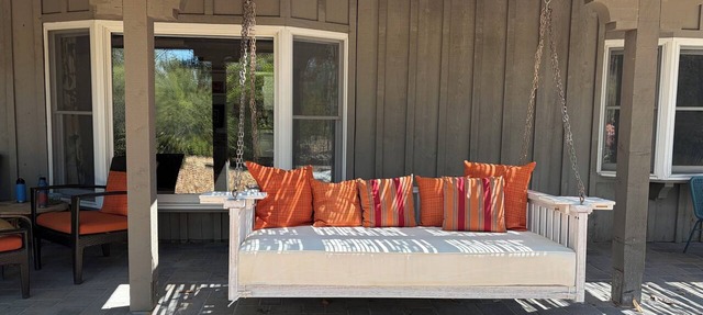 Ojai East End Chic Ranch Home with Stunning Views, Nature, 8' hot tub, 1 bedroom