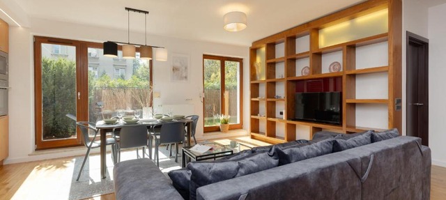 Old Mokotów Spacious Two-bedroom Apartment by Noclegi Renters