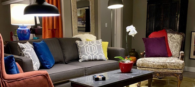 Old World Charm Basement Level Flat in upscale Cherry Creek