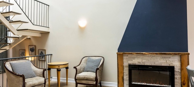 Open floorplan with country accents and a modern