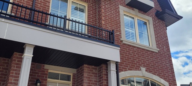Open & Spacious 2bd/2.5bath Townhouse w/2offices