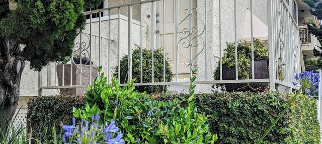 Outstanding Location. Spacious and Bright 2 Bedroom Condo.